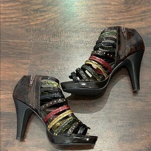 Madden Girl Strappy Heels Sz 6.5